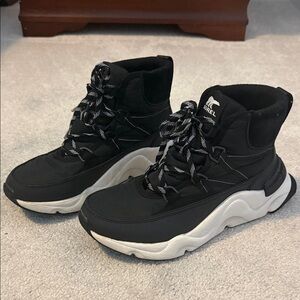 Sorel women’s 9.5 KINETIC RNEGD WATERPROOF HIGH TOP SNEAKER BOOT IN BLACK